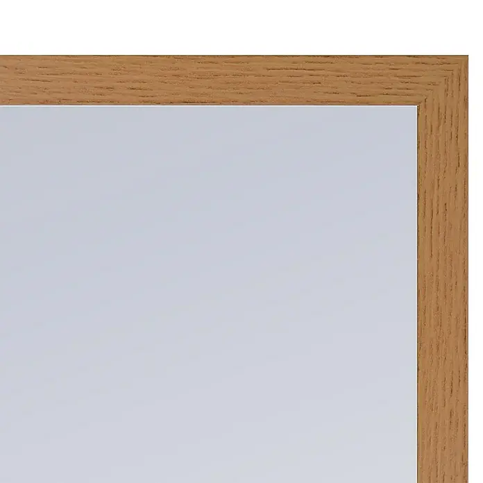 Espejo de pared madera Bremen - 43 x 123 cm, Natural - Primer plano de un marco de madera marrón claro que rodea una imagen o lienzo blanco, ofreciendo una estética limpia y natural.