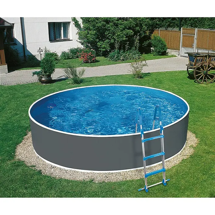 myPool Stahlwand-Pool New Splash - Ø x H: 355 x 90 cm, Grau, Weiß, 7.800 l - Ein runder Pool mit einer Leiter steht auf einem gepflegten Rasen. Ideal für sommerlichen Badespaß im eigenen Garten.