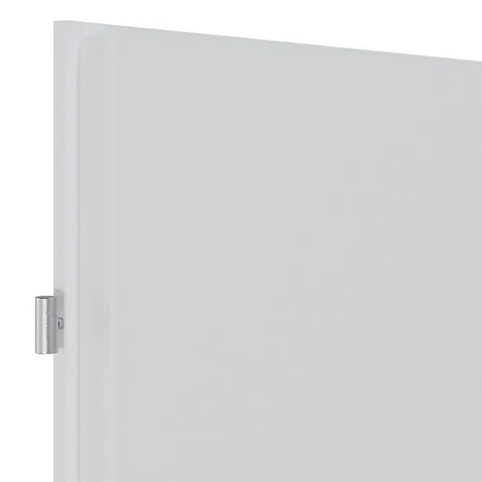 Invado Zimmertür ND1 - 735 x 1.985 mm, DIN Anschlag: Rechts, Verkehrsweiß matt, Röhrenspan - Nahaufnahme einer weißen Tür mit einem silbernen Scharnier, das modernes Design und Funktionalität hervorhebt.
