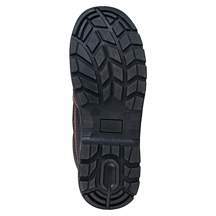 Power Safe Winterstiefel Olaf - Schuhgröße: 41 - Sohlenansicht eines robusten Sicherheitsschuhs mit Ölresistenz, die optimale Griffigkeit und Schutz auf industriellen Arbeitsplätzen bietet.