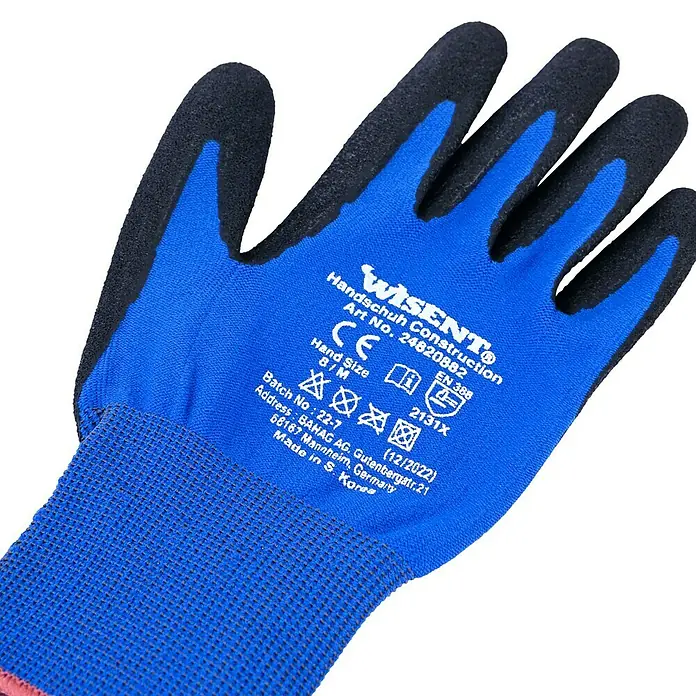 Wisent Arbeitshandschuhe Construction - Schwarz/Blau, 2 Stk., 11 - Nahaufnahme eines blauen Wisent Handschuh Construction Arbeitshandschuhs mit schwarzer Beschichtung und Etikett mit Informationen.