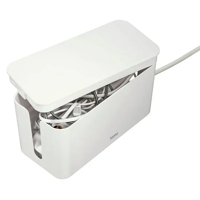 Hama Kabelbox Mini - Weiß - Die weiße Hama Kabelbox mit offenem Deckel und Kabelsalat im Inneren, ideal zur Aufbewahrung und zum Verstecken von Kabeln.