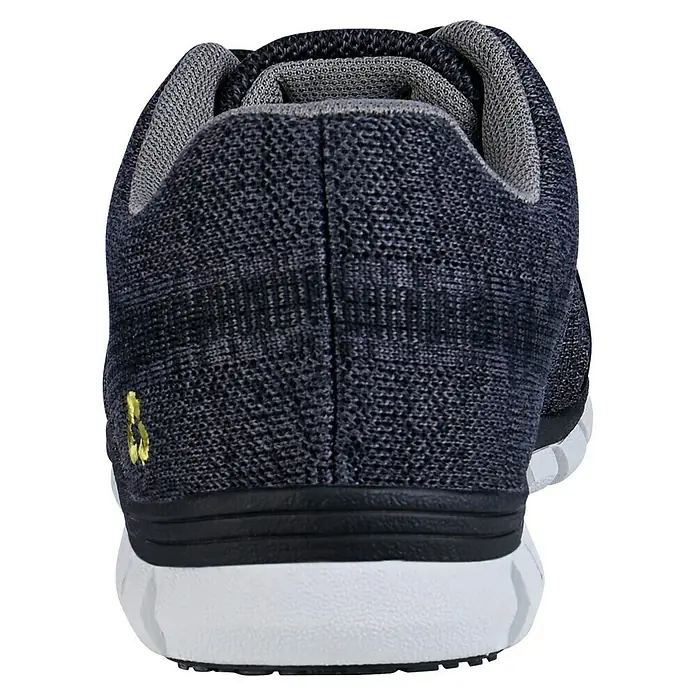 Safety Jogger Sicherheitshalbschuh Morris S1P - 45, Schutzklasse nach EN ISO 20345: S1P, Schwarz - Rückansicht eines grauen Strickschuhs mit weißer Sohle. Detailaufnahme des sportlichen Designs und der hochwertigen Verarbeitung.