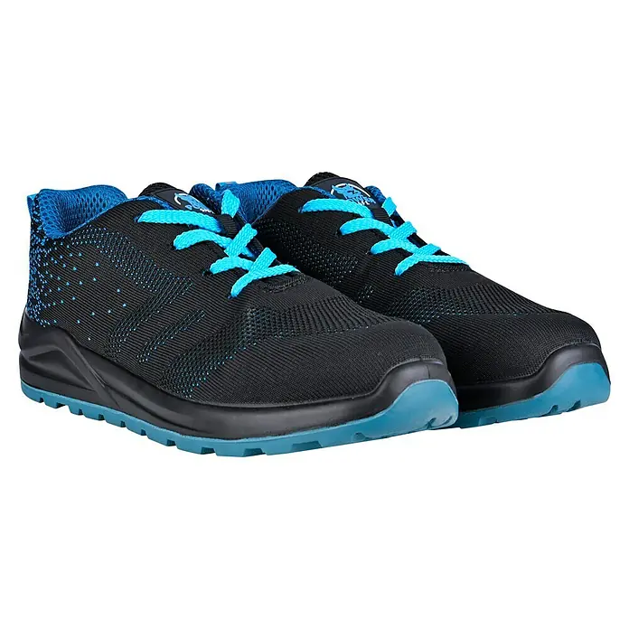 Sicherheitshalbschuh Bluestar S1 - Schuhgröße: 44, S1 - Ein Paar schwarze Sportschuhe mit blauen Akzenten und Schnürsenkeln für einen stilvollen Look bei sportlichen Aktivitäten.