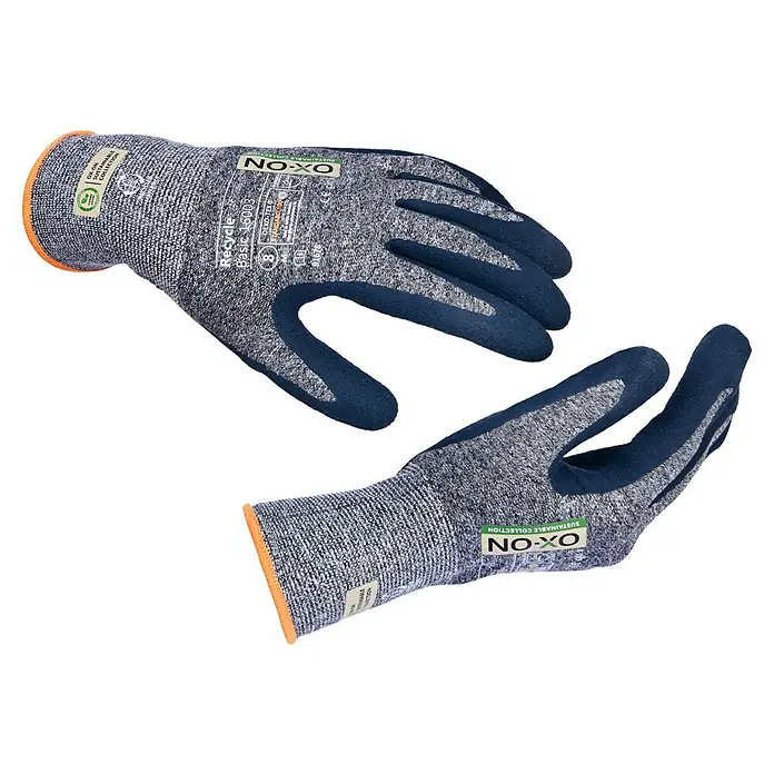 OX-ON Arbeitshandschuhe Recycle Basic 16003 - Grau, 8 - Ein Paar OX-ON Recycle Basic 16003 Arbeitshandschuhe, die Teil der Sustainable Collection sind, mit blau beschichteten Handflächen.