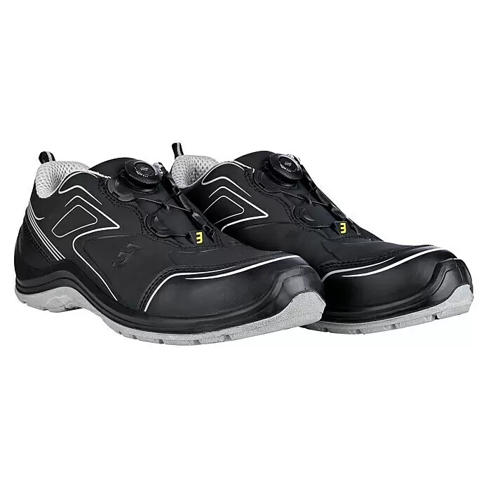 Safety Jogger Sicherheitshalbschuh Flow TSL - 45, Schutzklasse nach EN ISO 20345: S3, Schwarz - Schwarze Sicherheitsschuhe mit grauen Sohlen, weißen Akzenten und Drehverschluss-System.