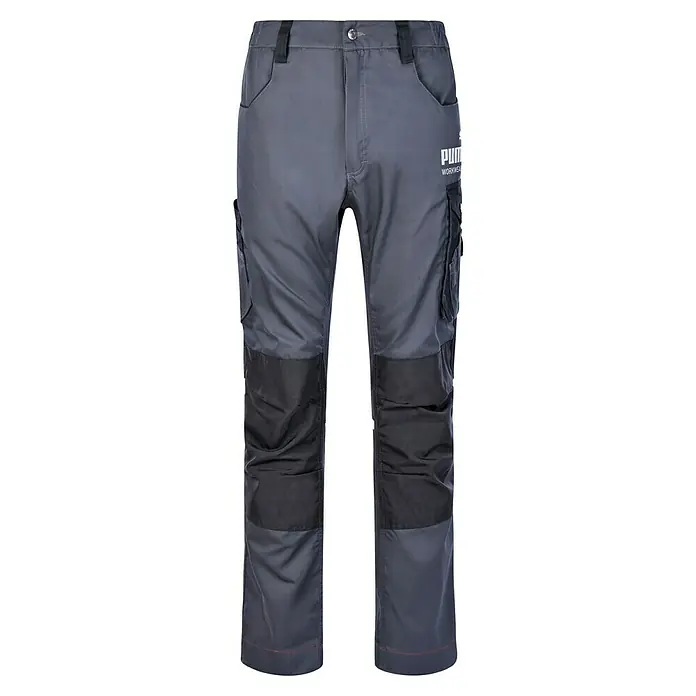 Puma Workwear Arbeitshose Champ - 54, Stahlgrau, Carbon, Forstarbeiten - Graue Puma Arbeitshose mit schwarzen Verstärkungen und mehreren Taschen für den professionellen Einsatz.