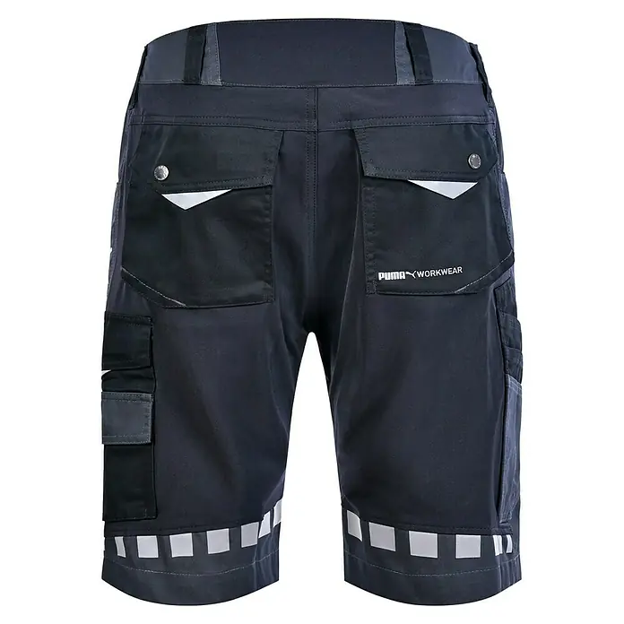 Puma Workwear Arbeitshose Champ - Konfektionsgröße: 60, Stahlgrau, Carbon, Gartenbauarbeiten - Abbildung der Puma Workwear Shorts, ideal für Arbeiten im Freien. Die Shorts bieten Komfort und Funktionalität durch robuste Materialien und praktische Taschen.