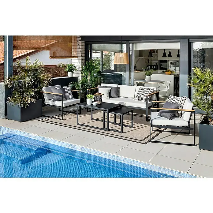 SENSUM Conjunto de muebles Inari - 5 pzs., Aluminio, Negro - Elegante conjunto de salón para exteriores con sofá, sillones y mesas. El conjunto cuenta con cojines grises, marco negro y detalles en madera clara.
