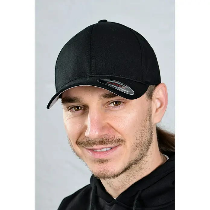 Flexfit Gorra - Negro, L/XL - Gorra Flexfit negra, perfecta para deportes o como accesorio de moda. Ajuste cómodo y diseño elegante para cualquier ocasión.