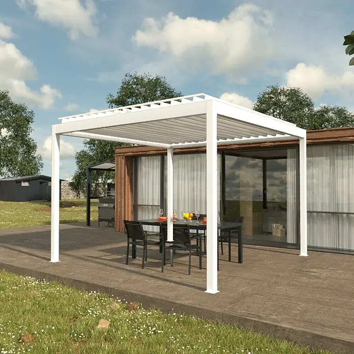 Wismar-NFI Pergola Easy UpWeiß-Weiß, 350 x 359,6 x 257 cm, Aluminium - Das Bild zeigt eine moderne Pergola mit Lamellendach, die einen stilvollen und schattigen Außenbereich zum Entspannen bietet.