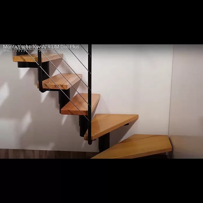 Atrium Mittelholmtreppe Dixi Plus - Farbton Metall: RAL 9005, Breite: 70 cm, Eiche, 1/4-gewendelt, Geschosshöhe: 222 cm - 300 cm - Monta schodw ATRIUM Dixi Plus / Installation of ATRIUM Dixi Plus Stairs / Montage ATRIUM Dixi Plus