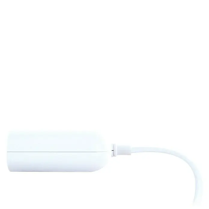 Schwaiger USB-Ladekabel USB A, USB C - 2,5 m, Weiß, Typ C (CEE 7/16) - Nahaufnahme eines weißen Netzteils mit Kabel auf schwarzem Hintergrund.