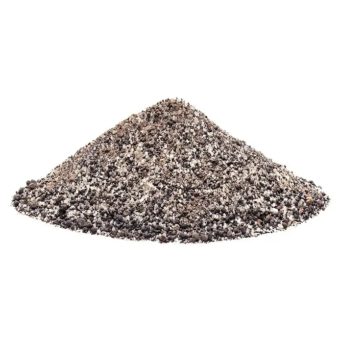 Neudorff Rasendünger Moos- & Unkrautstopp - 10 kg - Ein Haufen Bimsstein-Substrat, ein ideales Medium für Gartenbau und Pflanzenwachstum, das gute Drainage und Belüftung bietet.