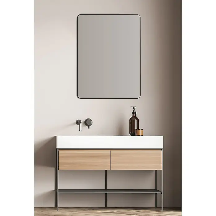 DSK Wandspiegel Picasso - 60 x 80 cm, Schwarz - Modernes Badezimmerwaschbecken mit Holzschubladen, weißer Platte, Spiegel und grauen Armaturen für ein elegantes Ambiente.