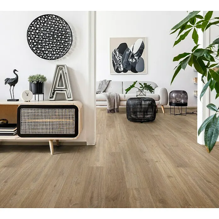 Krono Original Laminat Super Natural - Khaki Oak, Landhausdiele, 1.288 x 195 x 8 mm - Einladender Innenraum mit hellem Vinylboden in Holzoptik, der Wärme und Eleganz in den Raum bringt.\n