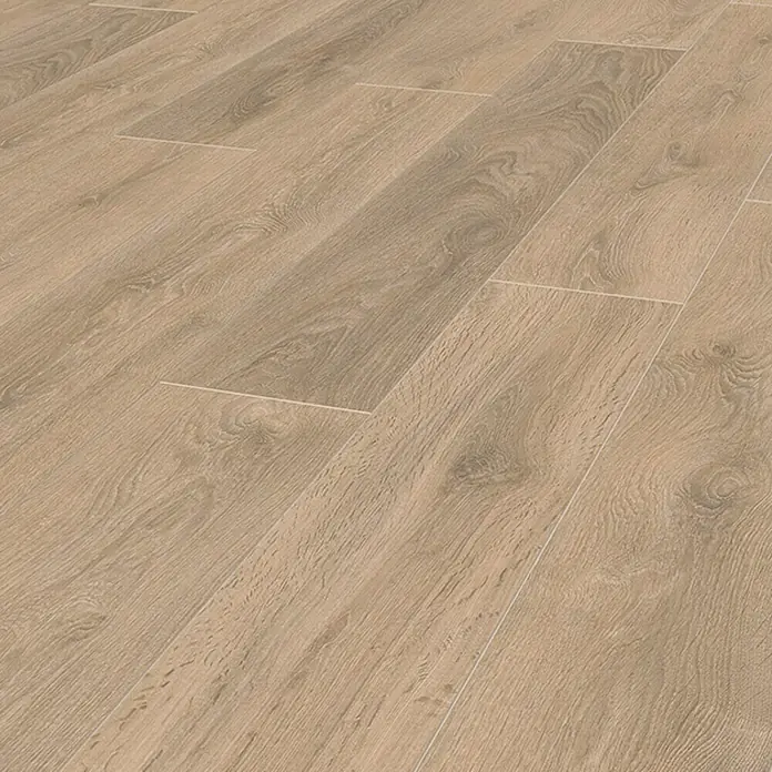 Krono Original Laminat Super Natural - Blonde Oak, Landhausdiele, 1.288 x 195 x 8 mm - Nahaufnahme von hellem, natürlich wirkendem Laminatboden mit Holzmaserung, ideal für ein modernes Innendesign.