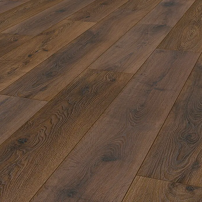 Krono Original Laminatmuster Comfort Silent Cork - Bourbon Hills Oak, 297 x 195 x 8 mm, Landhausdiele - Hochauflösendes Bild eines dunklen Holzlaminatbodens mit deutlicher Maserung und warmer Farbgebung für ein gemütliches Ambiente.