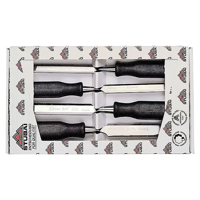 Stubai Stechbeitelsatz 3543 - 4 -tlg., Klingenbreiten von 12 - 24 mm - Ein Satz von vier Stechbeiteln mit schwarzen Griffen und glänzenden Metallklingen, präsentiert in einer weißen Verkaufsverpackung.