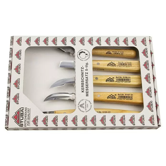 Stubai Kerbschnitzsatz - 5 -tlg. - Ein 5-teiliges Kerbschnitzmesserset mit Holzgriffen und Metallklingen in einer Kartonverpackung.