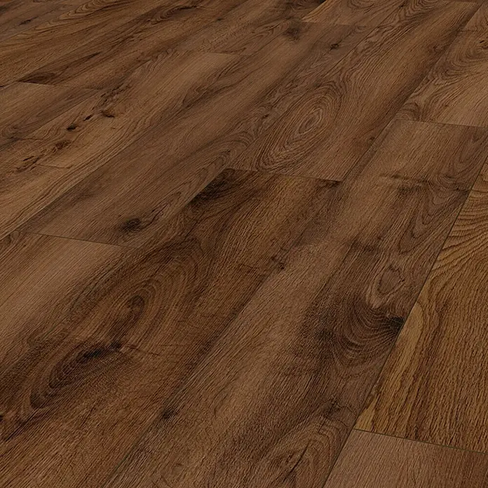 Krono Original Laminat Organic Flex - Tobacco Manor Oak, Landhausdiele, 1.288 x 189 x 7 mm - Detailaufnahme eines warmen, braunen Laminatbodens mit ausgeprägter Holzmaserung und realistischer Textur für ein gemütliches Raumgefühl.