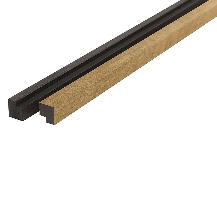 FibroTech Abschlussleiste - 3.000 x 25 x 22 mm, 2 Stk., Oiled Oak - Nahaufnahme von zwei Holzleisten in Braun und Schwarz, die sich ideal für stilvolle Rahmen oder als dekorative Elemente eignen.