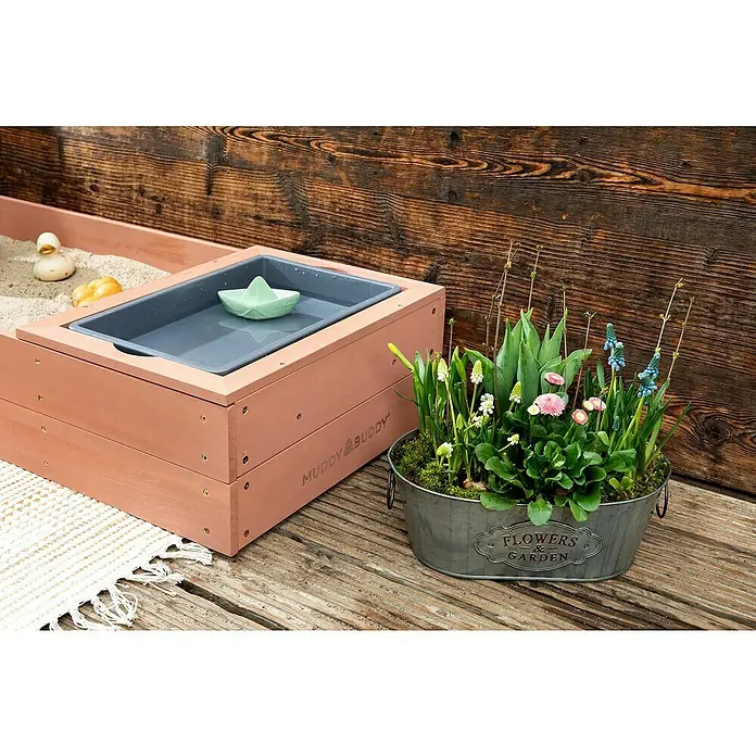 Muddy Buddy Sandkasten Space Saver - 150 x 45 x 20 cm, Holz, Puderrosa - Der Muddy Buddy Spieltisch mit Sand und Wasserbereich bietet vielseitigen Spielspaß im Garten oder auf der Terrasse.