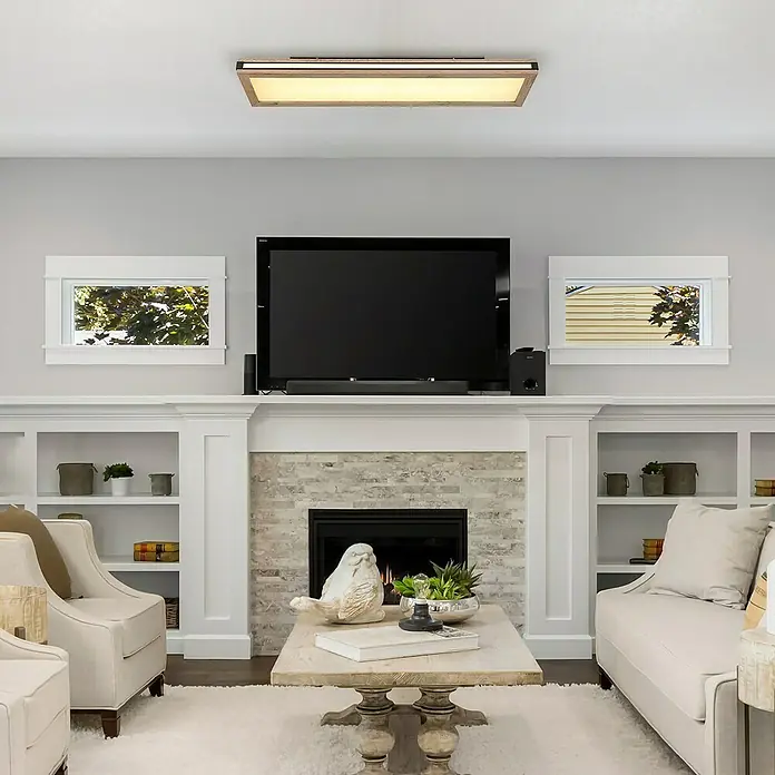 Globo LED-Deckenleuchte Carla - 20 W, Warmweiß, Holzoptik, L x B x H: 80 x 20 x 7,5 cm - Modernes Wohnzimmer mit stilvoller Beleuchtung, TV über Kamin und gemütlicher Einrichtung für ein behagliches Ambiente.