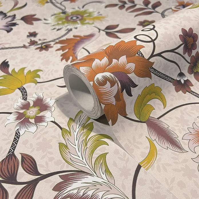 Marburg Heritage Vliestapete Blumenmotiv - Rosa/Braun/Orange, Floral, 10,05 x 0,53 m - Nahaufnahme einer Rolle floral gemusterter Tapete, die die kompligen Details und leuchtenden Farben des Designs hervorhebt.