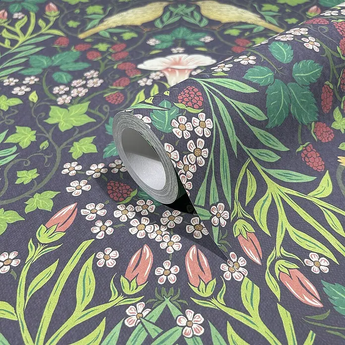 Marburg Heritage Vliestapete Tiere & Blumen - Schwarz/Grün, Floral, 10,05 x 0,53 m - Eine Rolle detailreicher Tapete mit floralem Muster, inklusive Beeren, Blüten und einem Vogelmotiv, für ein gemütliches Ambiente.