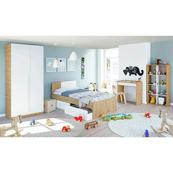Estantería de madera Noa - L x An x Al: 33 x 71,5 x 137 cm, Roble Nodi/Blanco Artik, Vertical/Horizontal - Una luminosa habitación infantil con una cama de madera, un armario y juguetes esparcidos por la alfombra, creando un ambiente acogedor y amigable.