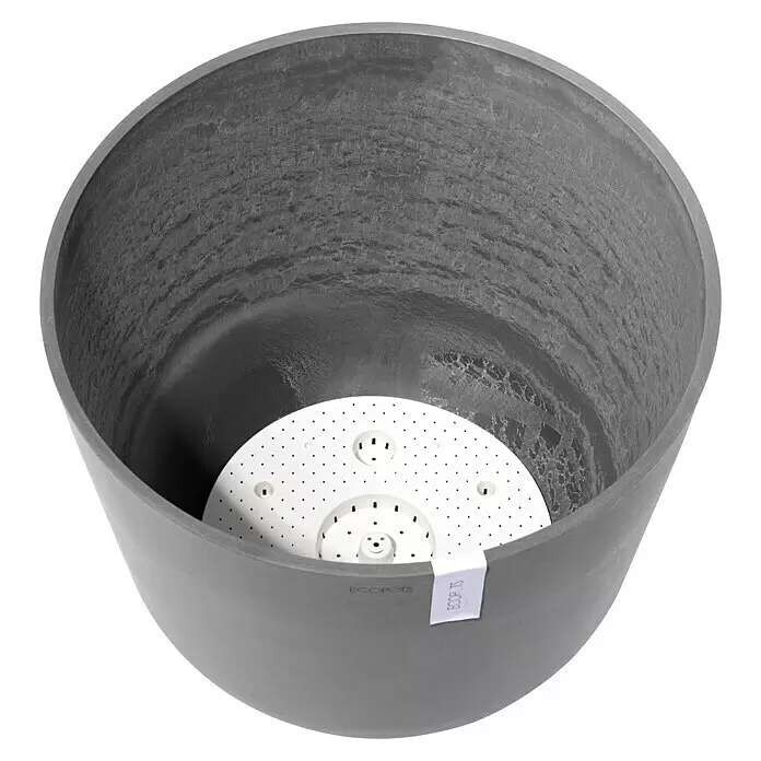 Ecopots Oslo Pflanztopf mit Wasserspeicher - Außenmaß (Ø x H): 55 x 48,5 cm, Kunststoff, Grau - Dunkelgrauer, strukturierter Blumentopf mit weißem, gelochtem Drainagesieb.