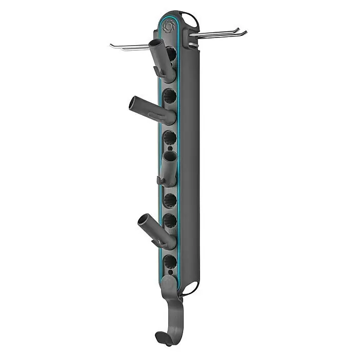 Gardena Combisystem Kleingeräte-Set - 4 -tlg. - Dunkelgrauer Wandorganizer mit blauen Akzenten, mit angewinkelten Düsen zum Trocknen und Metallhaken zum Aufhängen.