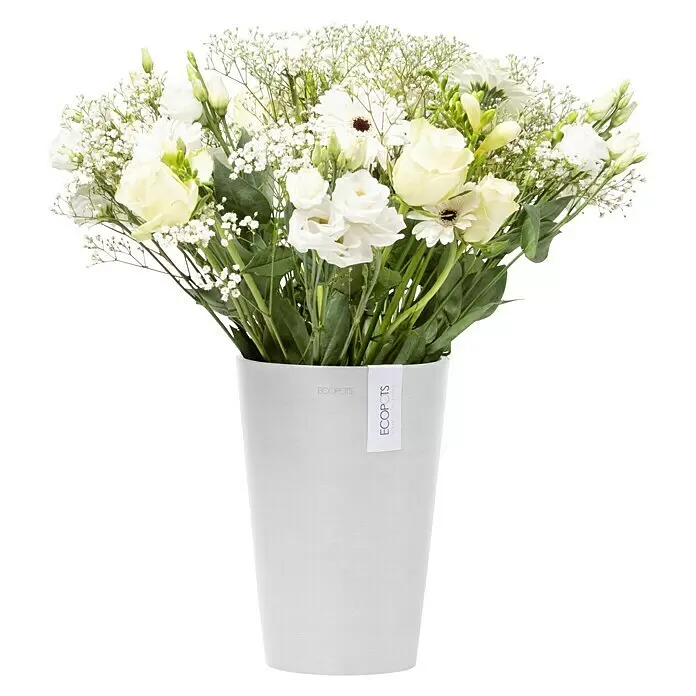 Ecopots Vase Pisa - Ø x H: 17,8 x 25,2 cm, Kunststoff, Weiß - Weißer Blumenstrauß mit verschiedenen weißen Blüten in einem weißen Ecopots Pflanzgefäß.