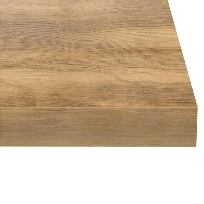 Encimera de cocina Gold Bar - Gold Bar, 365 cm x 63,5 cm x 38 mm - Primer plano de una encimera de cocina de madera con una superficie lisa y pulida y una cálida paleta de colores naturales.