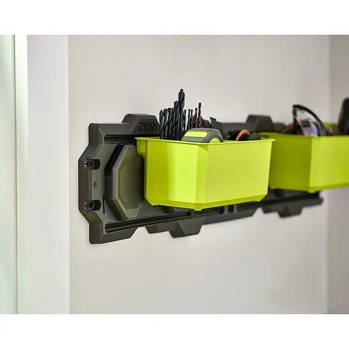Ryobi Link Kleinteileeinsatz RSL812 - Länge: 24 cm, Passend für: RYOBI LINK™ Werkzeugboxen und an den Wandpaneelen - Ryobi Link-System mit zwei grünen Aufbewahrungsboxen, die an der Wand befestigt sind. Praktische Werkzeugaufbewahrung für Ordnung in der Werkstatt.