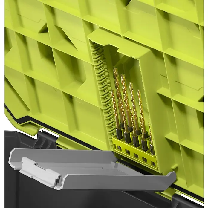 Ryobi Link Werkzeugkasten RSL102 - Kunststoff, Fassungsvermögen: 36 l, Höhe: 23,5 cm - Detailaufnahme eines Ryobi Werkzeugkoffers mit Bohrereinsatz und Ablagefach, ideal für Handwerker und Heimwerker zur Aufbewahrung.
