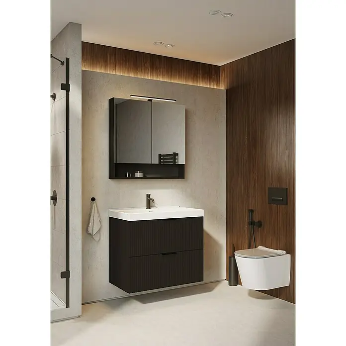 Camargue Badmöbel-Set Yasumi - 81 cm, Schwarz - Badezimmer-Interieur mit einem stilvollen Waschtischunterschrank in dunklem Holz und einem passenden Spiegelschrank. Elegantes Design für moderne Bäder.