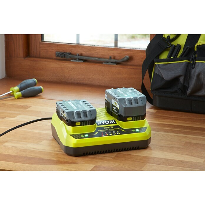 Ryobi ONE+ Ladegerät RC18240 Dual Port (Passend für: Ryobi One+ 18V Akkus) | BAUHAUS