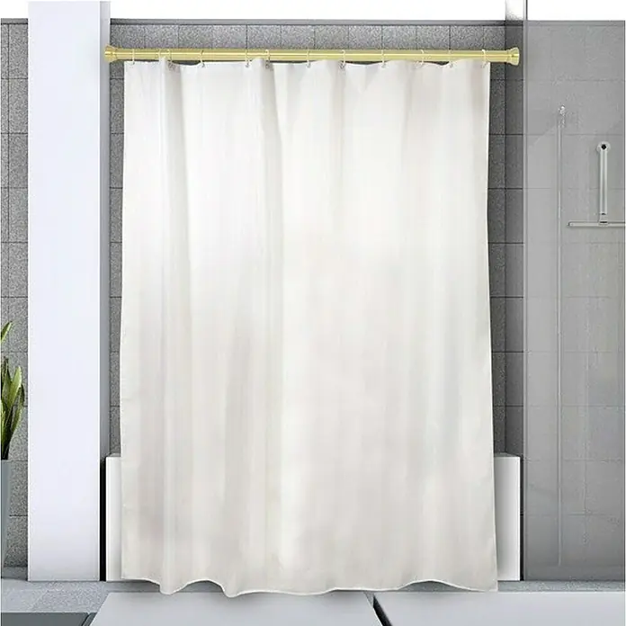 Spirella Barra para cortina de ducha Kreta - Largo: 75-125 cm, Aluminio, Oro - Una cortina de ducha blanca colgada de una barra dorada, que oculta por completo la zona de ducha del baño, ofreciendo privacidad y estilo.