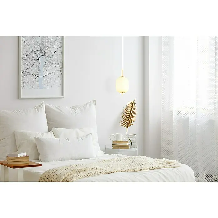 Globo Ewald LED-Pendelleuchte - 6 W, Warmweiß, Weiß, Ø x H: 13,5 x 220 cm, 1 Stk. - Schlafzimmer mit minimalistischem Design und elegantem, zylindrischem Lampenschirm, der sanftes Licht spendet und eine ruhige Atmosphäre schafft.