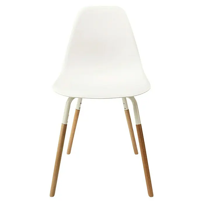Home Deco Factory Silla Phenix - Blanca, 4 pzs. - Silla blanca con patas de madera. La silla tiene un asiento y respaldo de plástico moldeado y una base de madera clara.