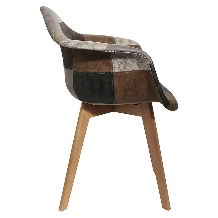 Home Deco Factory Silla butaca Patchwork - Marrón, 2 pzs. - Este sillón destaca por su diseño patchwork y sus patas de madera, que combinan estabilidad y estilo.