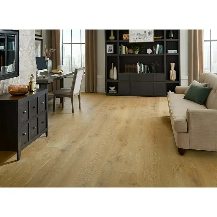Suelo vinílico Corepel Natural - 195 x 1.380 x 5,5 mm, Beige - Suelos de madera clara iluminan este acogedor espacio vital. La luz natural acentúa la veta y la calidez del pavimento.