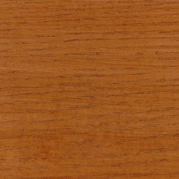 Bondex Holzlasur Wetterschutz-Lasur - Teak, 750 ml, Seidenglänzend - Nahaufnahme eines Holzfurniers mit warmer, rötlich-brauner Farbe und feiner, horizontaler Maserung, ideal für Möbel oder Innenarchitektur.