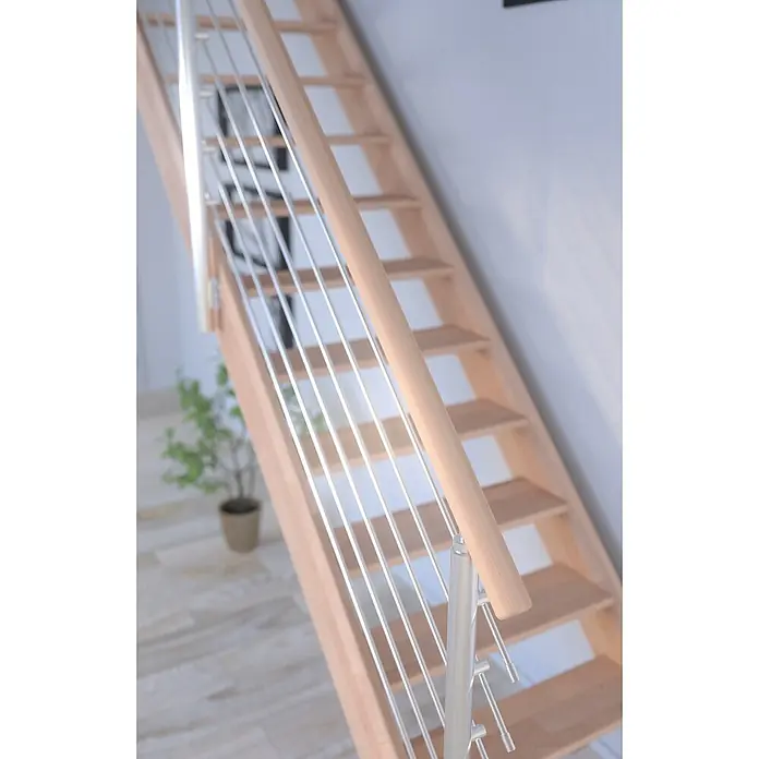 Starwood Raumspartreppe Rhodos - Breite: 84 cm, Buche, Geschosshöhe: 300 cm, 1/4-gewendelt rechts, Montageseite Geländer: Wahlweise links/rechts, Designgeländer Edelstahl, Ohne Setzstufen - Elegante Holztreppe mit modernem Edelstahlgeländer, die Design und Funktionalität vereint. Ein stilvolles Element für jedes Zuhause.