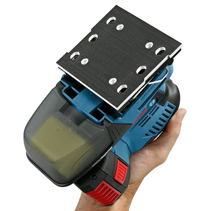 Bosch Professional AMPShare 18V Akku-Schwingschleifer GSS 18V-10 L-Boxx - 18 V, Ohne Akku, Leerlaufschwingzahl: 11.000 U/min - 22.000 U/min - Akkuschleifer mit rechteckiger Schleifplatte und Staubfangbehälter in der Hand für präzises Schleifen.