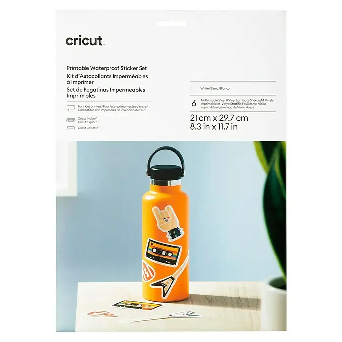 Cricut Aufkleber Set Bedruckbar und Wasserfest - 6 Stk., Weiß, 21 x 29,7 cm - Eine Cricut Printable Waterproof Sticker Set Packung mit sechs wasserfesten Aufklebern zum Bedrucken, ideal zum Gestalten individueller Sticker.