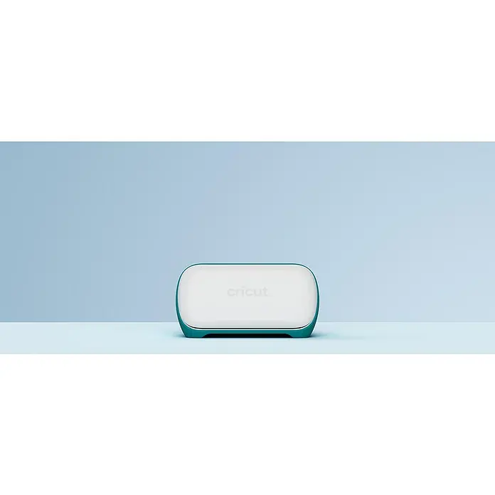 Cricut Joy Schneideplotter Starter Bundle - Bluetooth, Schnittbreite: 10,4 cm, Schnittlänge: 1,2 m - Eine Nahaufnahme einer Cricut Joy Schneidemaschine, die sich perfekt für kleine Bastelarbeiten eignet. Sie ist kompakt und einfach zu bedienen.