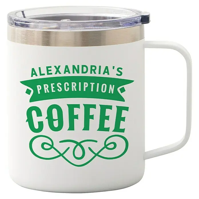 Cricut Joy Xtra Vinylfolie Smart Permanent - 3 -tlg., Summer, 24,1 x 30,5 cm - Weiße Tasse mit der Aufschrift "Alexandria's Prescription Coffee" in grüner Schrift, ideal für den täglichen Kaffeegenuss.